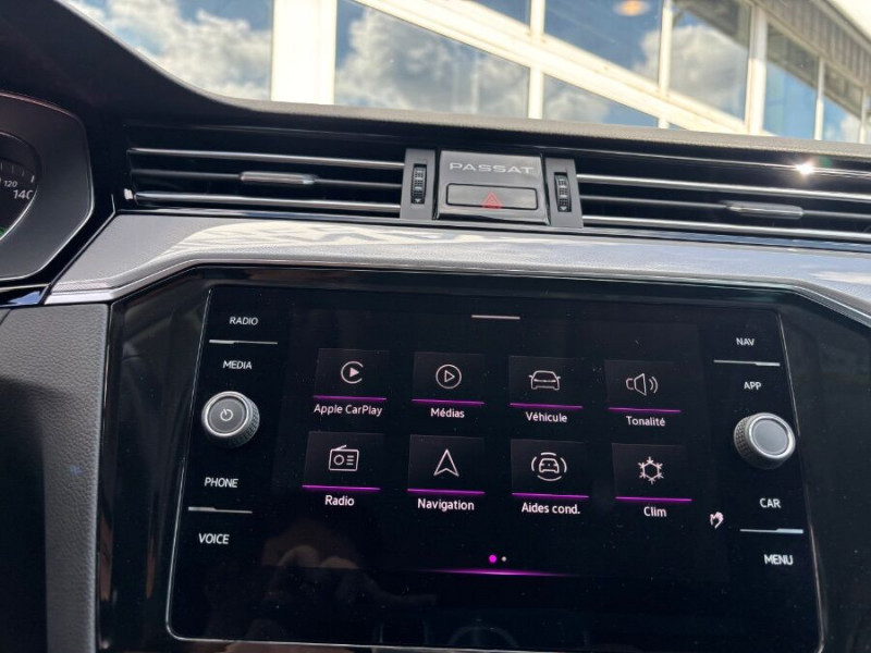 Photo 35 de l'offre de VOLKSWAGEN PASSAT SW VIII 1.5 TSI 150 DSG7 STYLE BUSINESS CUIR GPS ACC Hayon EL. 1ère Main à 28900€ chez Mérignac auto