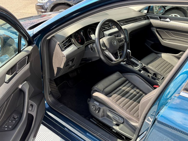 Photo 19 de l'offre de VOLKSWAGEN PASSAT SW VIII 1.5 TSI 150 DSG7 STYLE BUSINESS CUIR GPS ACC Hayon EL. 1ère Main à 28900€ chez Mérignac auto