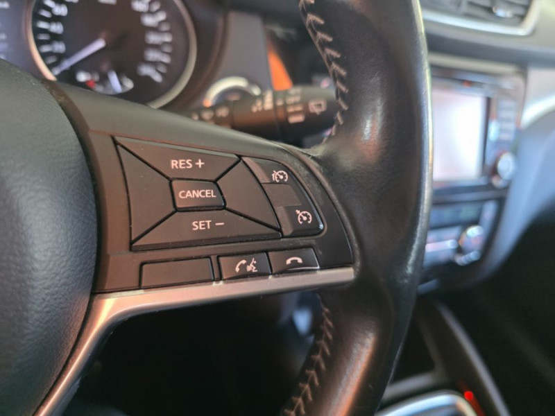 Photo 20 de l'offre de NISSAN QASHQAI 1.5 DCi 110 BVM6 N CONNECTA 360° TOIT Pano JA18 à 14950€ chez Mérignac auto