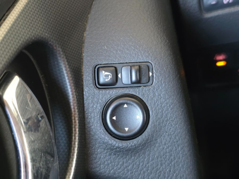 Photo 26 de l'offre de NISSAN QASHQAI 1.5 DCi 110 BVM6 N CONNECTA 360° TOIT Pano JA18 à 14950€ chez Mérignac auto