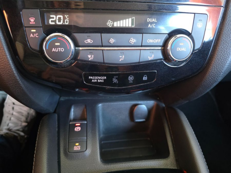Photo 18 de l'offre de NISSAN QASHQAI 1.5 DCi 110 BVM6 N CONNECTA 360° TOIT Pano JA18 à 14950€ chez Mérignac auto