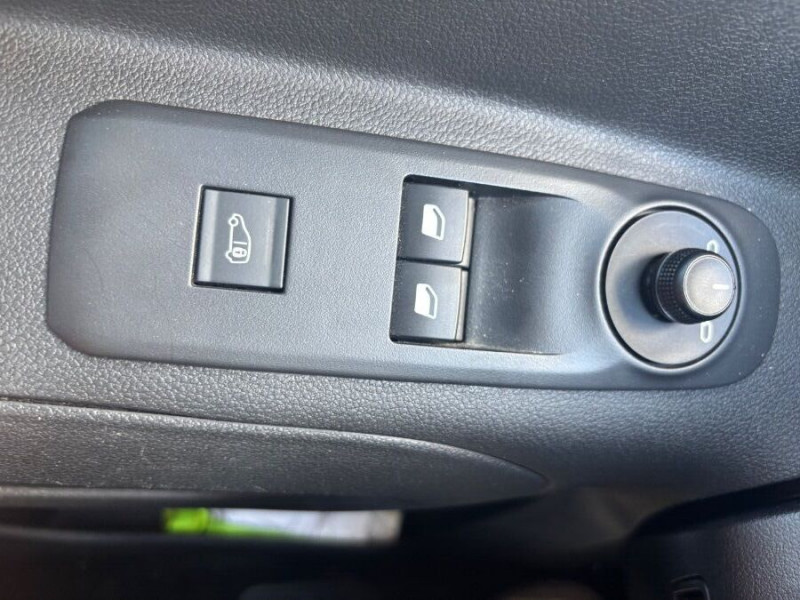 Photo 18 de l'offre de PEUGEOT PARTNER XL LONG 1.5 BlueHDi 100 BVM6 CLIM Camera Attel. à 17950€ chez Mérignac auto
