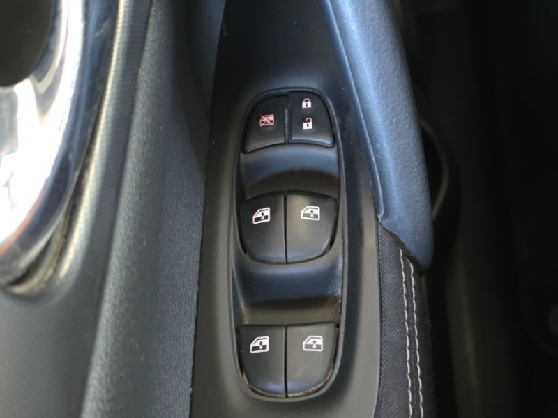 Photo 25 de l'offre de NISSAN QASHQAI 1.5 DCi 110 BVM6 N CONNECTA 360° TOIT Pano JA18 à 14950€ chez Mérignac auto