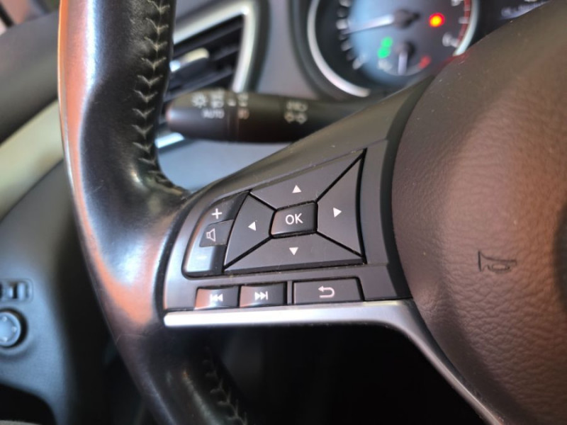 Photo 19 de l'offre de NISSAN QASHQAI 1.5 DCi 110 BVM6 N CONNECTA 360° TOIT Pano JA18 à 14950€ chez Mérignac auto