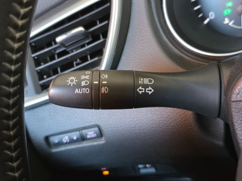 Photo 21 de l'offre de NISSAN QASHQAI 1.5 DCi 110 BVM6 N CONNECTA 360° TOIT Pano JA18 à 14950€ chez Mérignac auto