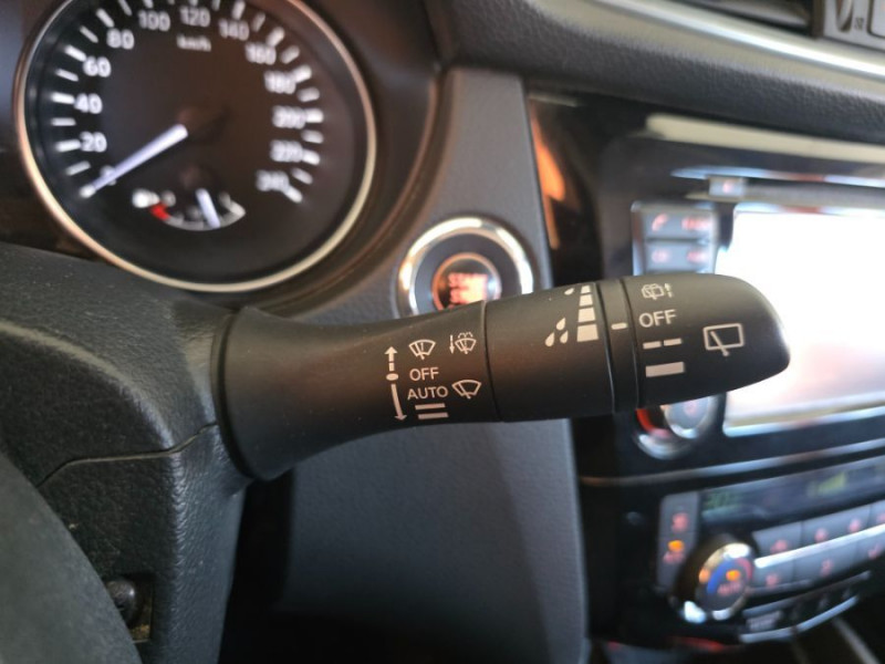 Photo 22 de l'offre de NISSAN QASHQAI 1.5 DCi 110 BVM6 N CONNECTA 360° TOIT Pano JA18 à 14950€ chez Mérignac auto