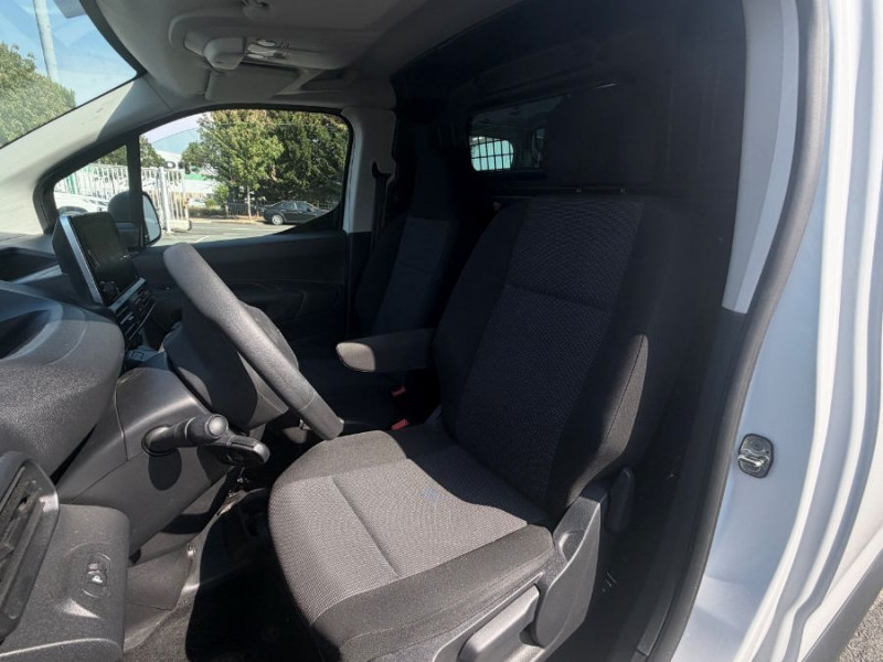 Photo 5 de l'offre de PEUGEOT PARTNER XL LONG 1.5 BlueHDi 100 BVM6 CLIM Camera Attel. à 17950€ chez Mérignac auto