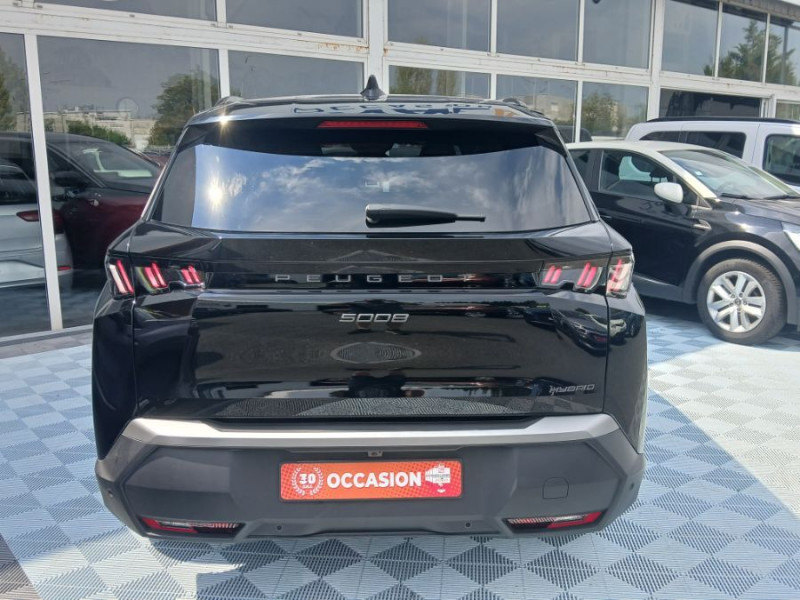 Photo 8 de l'offre de PEUGEOT 5008 HYBRID 145 e-DCS6 ALLURE Cam360° Panoramic Pack 7PL à 30450€ chez Mérignac auto