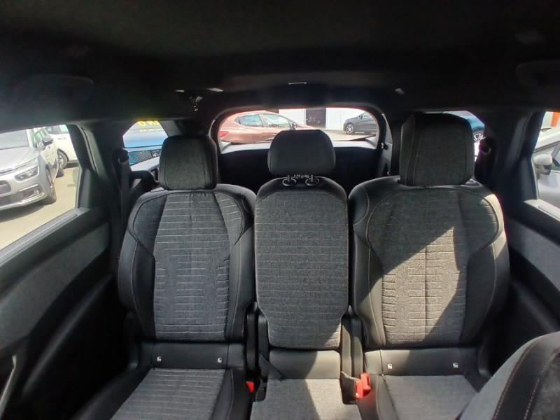 Photo 31 de l'offre de PEUGEOT 5008 HYBRID 145 e-DCS6 ALLURE Cam360° Panoramic Pack 7PL à 30450€ chez Mérignac auto