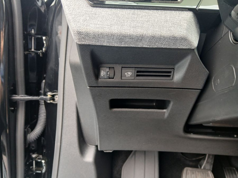 Photo 12 de l'offre de PEUGEOT 5008 HYBRID 145 e-DCS6 ALLURE Cam360° Panoramic Pack 7PL à 30450€ chez Mérignac auto