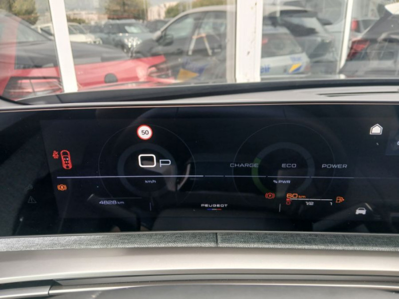 Photo 20 de l'offre de PEUGEOT 5008 HYBRID 145 e-DCS6 ALLURE Cam360° Panoramic Pack 7PL à 30450€ chez Mérignac auto