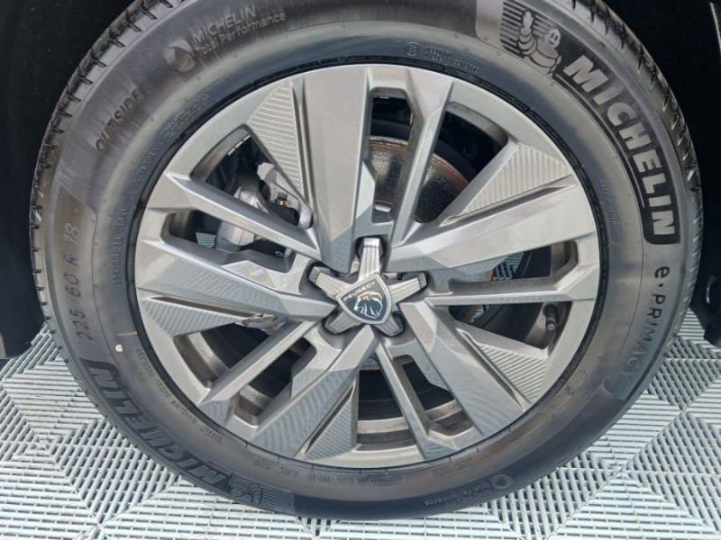 Photo 10 de l'offre de PEUGEOT 5008 HYBRID 145 e-DCS6 ALLURE Cam360° Panoramic Pack 7PL à 30450€ chez Mérignac auto