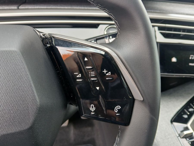 Photo 16 de l'offre de PEUGEOT 5008 HYBRID 145 e-DCS6 ALLURE Cam360° Panoramic Pack 7PL à 30450€ chez Mérignac auto