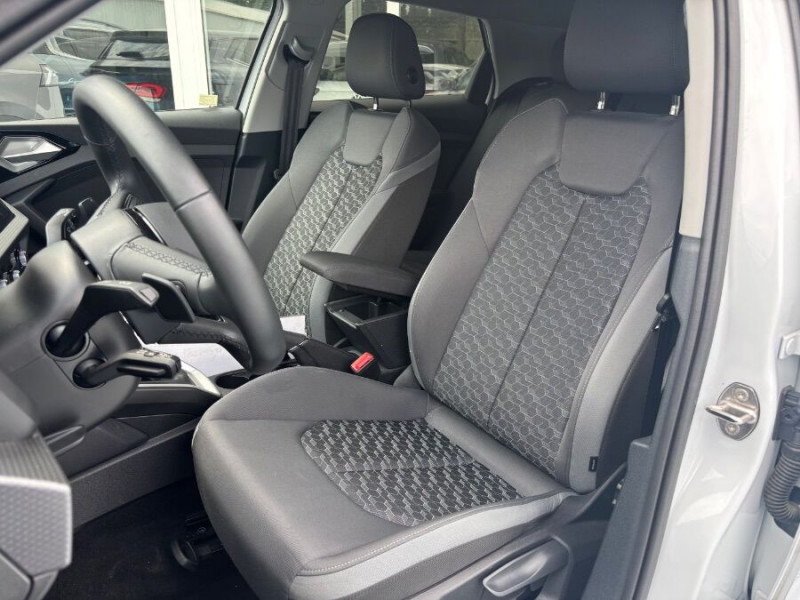 Photo 32 de l'offre de AUDI A1 SPORTBACK II 30 TFSI 110 S tronic 7 Pack Ext. S LINE JA18 Camera Key Less à 27450€ chez Mérignac auto