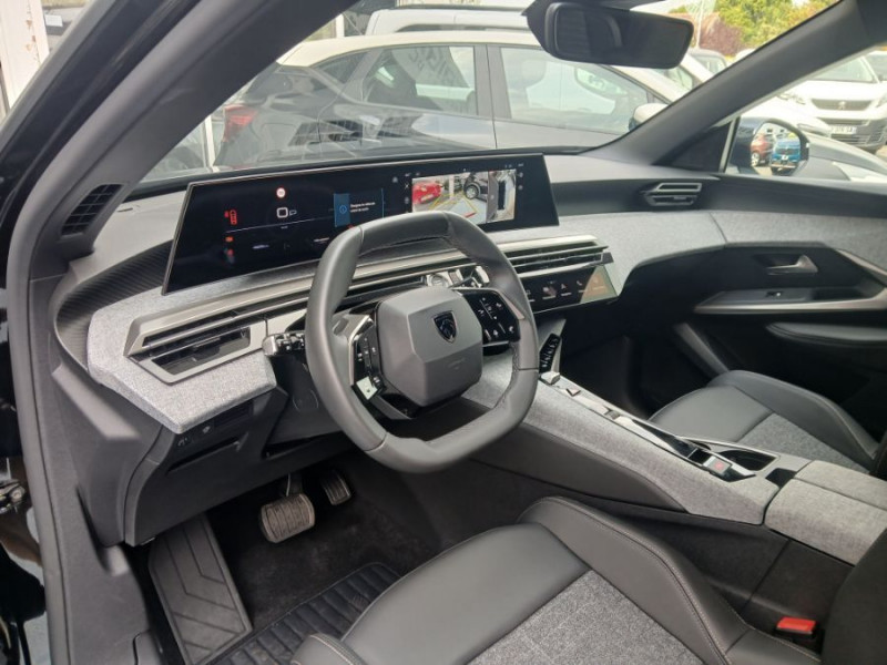 Photo 4 de l'offre de PEUGEOT 5008 HYBRID 145 e-DCS6 ALLURE Cam360° Panoramic Pack 7PL à 30450€ chez Mérignac auto