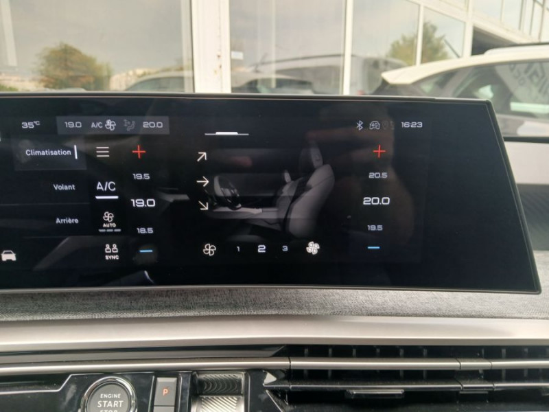 Photo 19 de l'offre de PEUGEOT 5008 HYBRID 145 e-DCS6 ALLURE Cam360° Panoramic Pack 7PL à 30450€ chez Mérignac auto