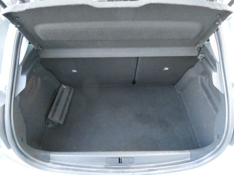Photo 10 de l'offre de OPEL CORSA VI 1.5 Diesel 100 BVM6 EDITION GPS Radar JA16p à 13470€ chez Mérignac auto