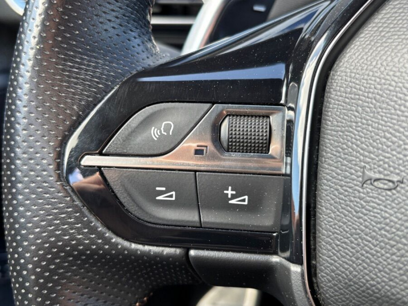 Photo 34 de l'offre de PEUGEOT 5008 II 1.5 BlueHDi 130 EAT8 GT LINE Full CUIR TOE JA18 Hayon EL. 7PL à 23950€ chez Mérignac auto