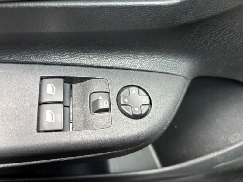 Photo 18 de l'offre de OPEL CORSA VI 1.5 Diesel 100 BVM6 EDITION GPS Radar JA16p à 13470€ chez Mérignac auto
