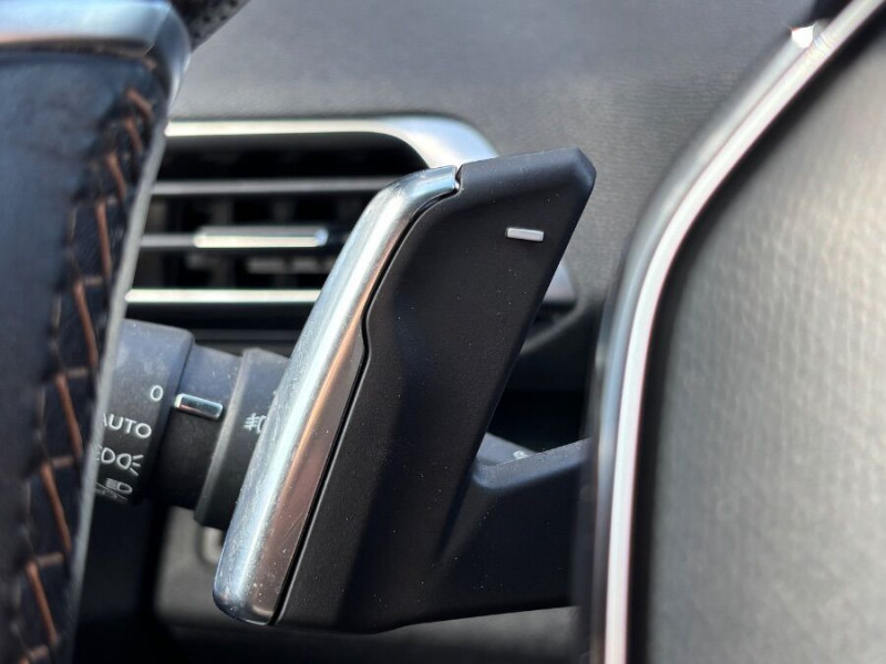 Photo 32 de l'offre de PEUGEOT 5008 II 1.5 BlueHDi 130 EAT8 GT LINE Full CUIR TOE JA18 Hayon EL. 7PL à 23950€ chez Mérignac auto