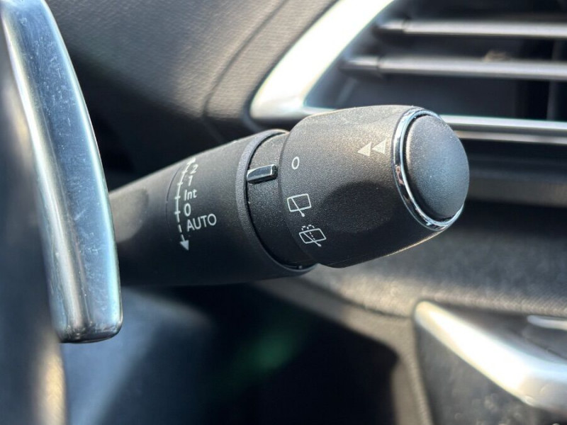 Photo 36 de l'offre de PEUGEOT 5008 II 1.5 BlueHDi 130 EAT8 GT LINE Full CUIR TOE JA18 Hayon EL. 7PL à 23950€ chez Mérignac auto