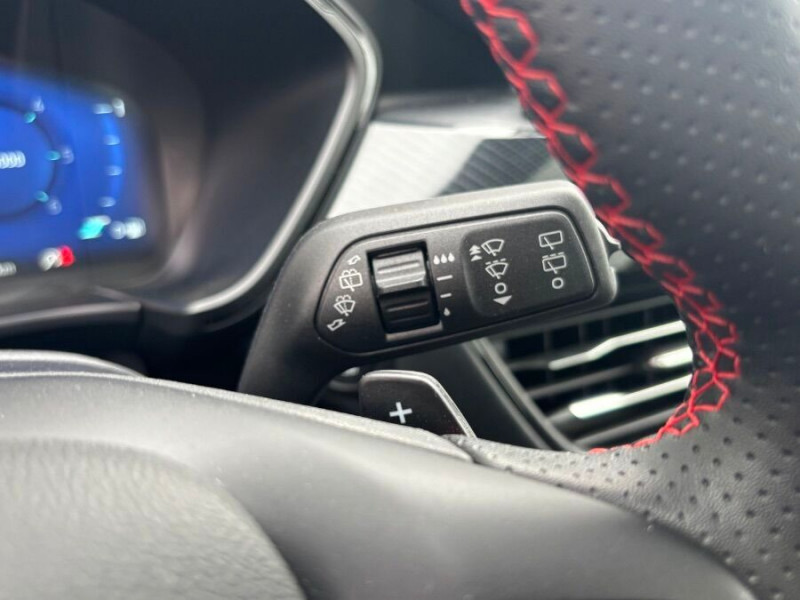 Photo 28 de l'offre de FORD KUGA 2.0 ECOBLUE D 120 BVA8 ST LINE X 360° Attel. Options... à 25390€ chez Mérignac auto