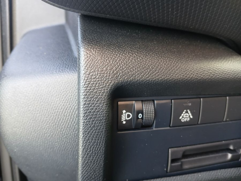 Photo 14 de l'offre de CITROEN C5 AIRCROSS (2) 1.5 BlueHDi 130 EAT8 MAX Camera ADML à 24950€ chez Mérignac auto