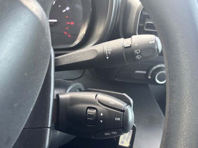 Photo 13 de l'offre de CITROEN BERLINGO 1.5 BlueHDi 100 BVM6 LIVE CLIM Bluetooth à 18450€ chez Mérignac auto