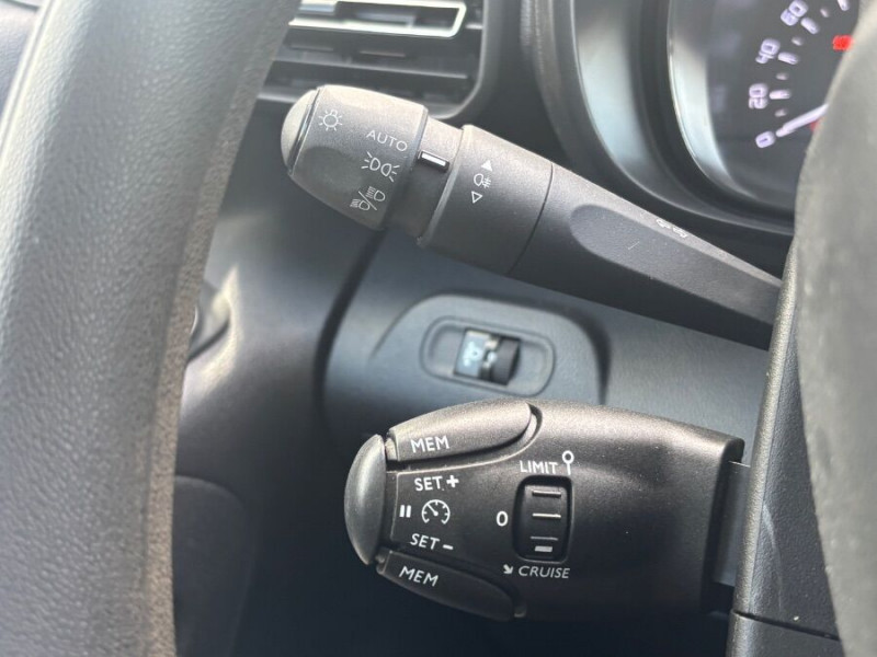 Photo 12 de l'offre de CITROEN BERLINGO 1.5 BlueHDi 100 BVM6 LIVE CLIM Bluetooth à 18450€ chez Mérignac auto