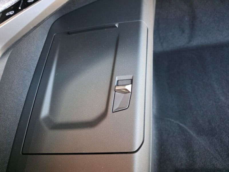 Photo 22 de l'offre de PEUGEOT 3008 HYBRID 145 e-DCS6 GT EXCLUSIVE Alcantara 360° Gtie 02/30 à 34690€ chez Mérignac auto