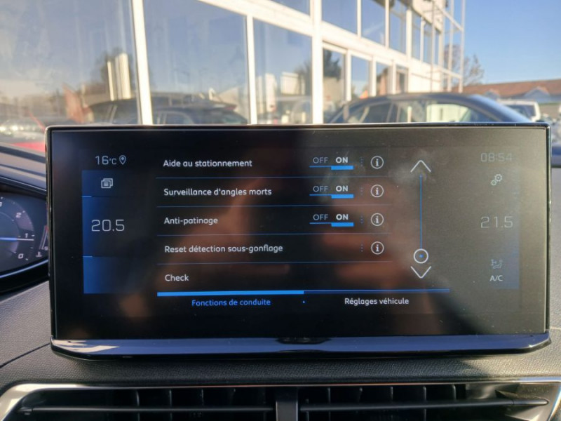Photo 24 de l'offre de PEUGEOT 5008 II 1.5 BlueHDi 130 EAT8 ALLURE PACK 7PL Hayon EL. SC 1ère Main à 23450€ chez Mérignac auto