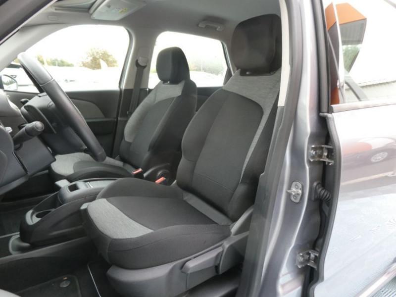 Photo 4 de l'offre de CITROEN C4 SPACETOURER 1.2 PureTech 130 EAT8 PACK GPS à 12900€ chez Mérignac auto