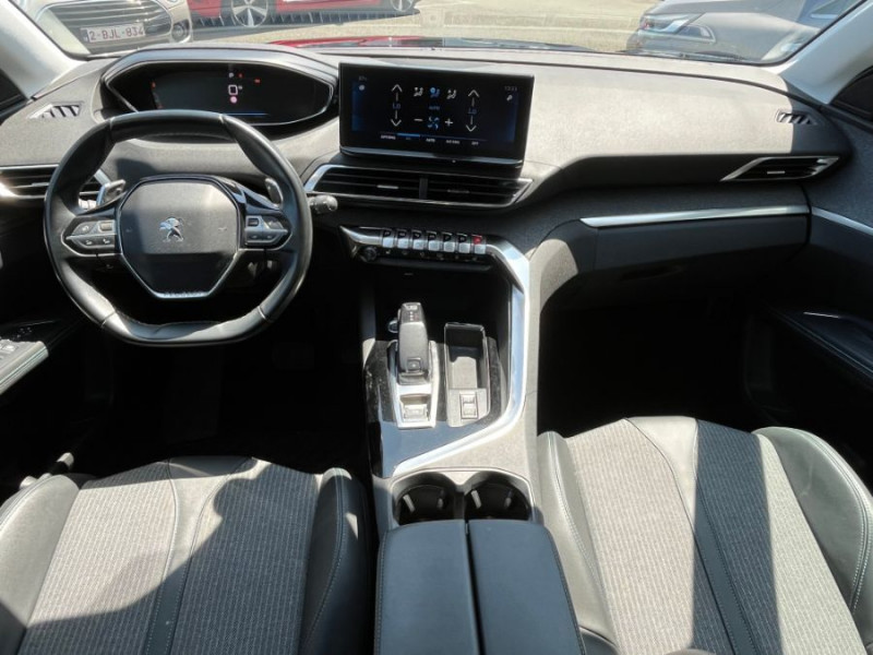Photo 7 de l'offre de PEUGEOT 5008 II 1.5 BlueHDi 130 EAT8 ALLURE PACK 7PL Hayon EL. SC 1ère Main à 23450€ chez Mérignac auto