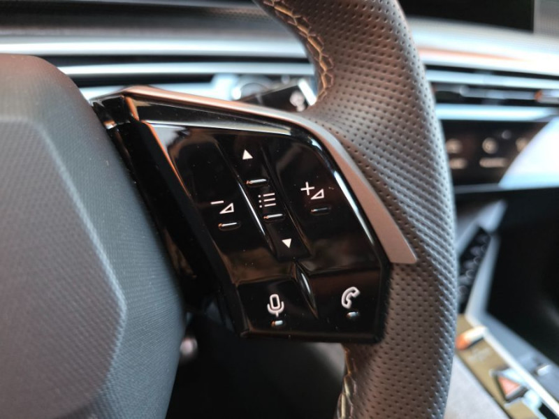 Photo 23 de l'offre de PEUGEOT 3008 HYBRID 145 e-DCS6 GT EXCLUSIVE Alcantara 360° Gtie 02/30 à 34690€ chez Mérignac auto