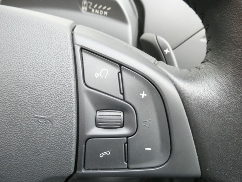 Photo 27 de l'offre de CITROEN C4 SPACETOURER 1.2 PureTech 130 EAT8 PACK GPS à 12900€ chez Mérignac auto