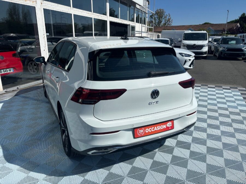 Photo 3 de l'offre de VOLKSWAGEN GOLF VIII 1.4 HYBRID 245 GTE GPS Cockpit JA18 LED+ à 26950€ chez Mérignac auto