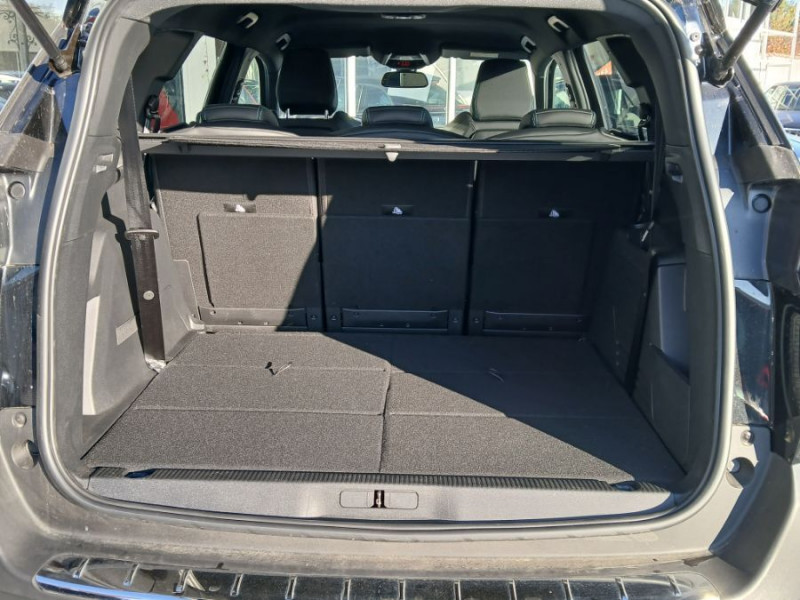 Photo 14 de l'offre de PEUGEOT 5008 II 1.5 BlueHDi 130 EAT8 ALLURE PACK 7PL Hayon EL. SC 1ère Main à 23450€ chez Mérignac auto