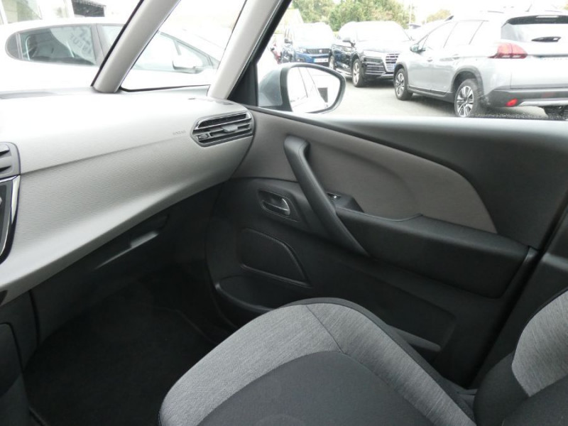 Photo 33 de l'offre de CITROEN C4 SPACETOURER 1.2 PureTech 130 EAT8 PACK GPS à 12900€ chez Mérignac auto