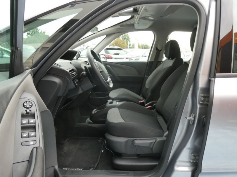 Photo 15 de l'offre de CITROEN C4 SPACETOURER 1.2 PureTech 130 EAT8 PACK GPS à 12900€ chez Mérignac auto