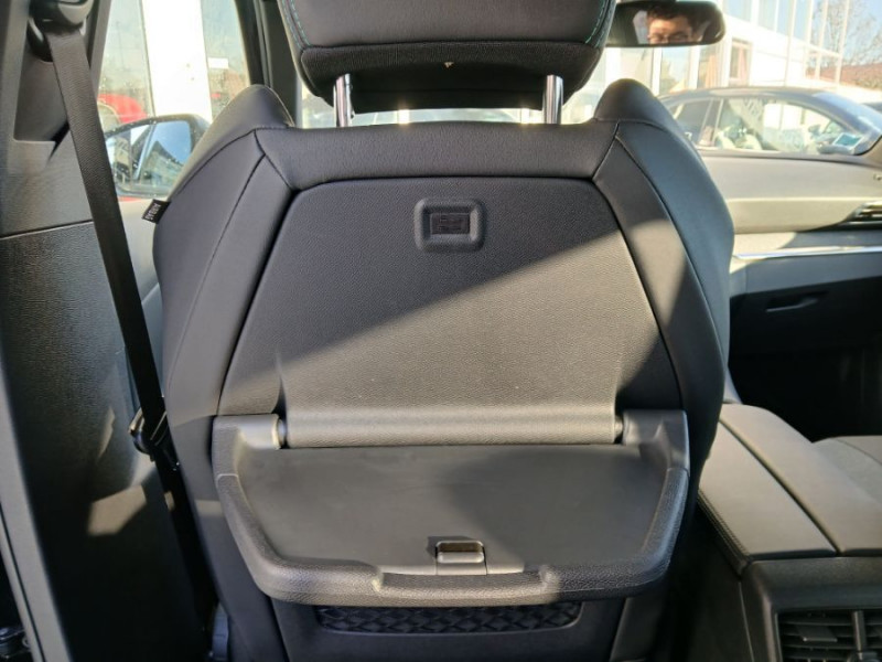 Photo 31 de l'offre de PEUGEOT 5008 II 1.5 BlueHDi 130 EAT8 ALLURE PACK 7PL Hayon EL. SC 1ère Main à 23450€ chez Mérignac auto