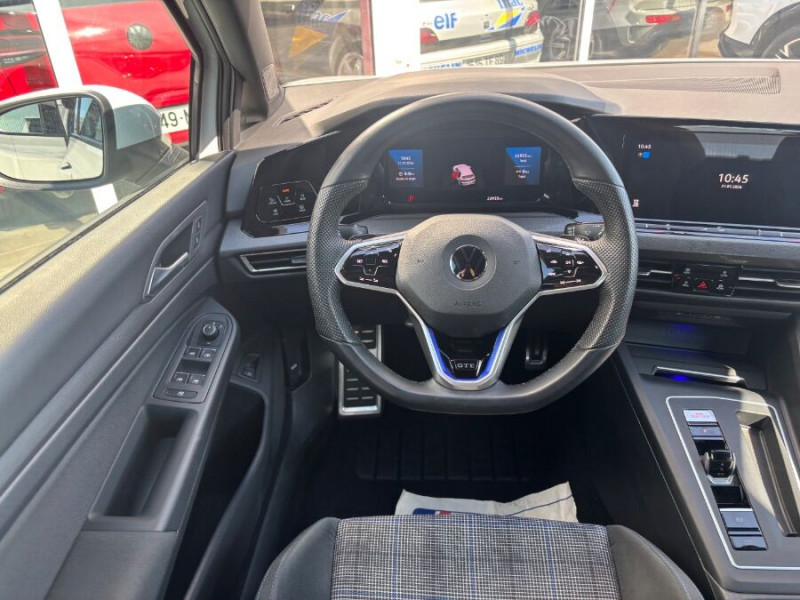 Photo 4 de l'offre de VOLKSWAGEN GOLF VIII 1.4 HYBRID 245 GTE GPS Cockpit JA18 LED+ à 26950€ chez Mérignac auto