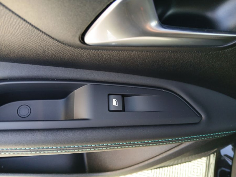 Photo 33 de l'offre de PEUGEOT 5008 II 1.5 BlueHDi 130 EAT8 ALLURE PACK 7PL Hayon EL. SC 1ère Main à 23450€ chez Mérignac auto