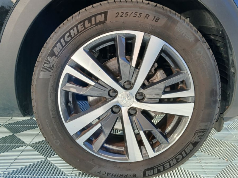 Photo 16 de l'offre de PEUGEOT 5008 II 1.5 BlueHDi 130 EAT8 ALLURE PACK 7PL Hayon EL. SC 1ère Main à 23450€ chez Mérignac auto