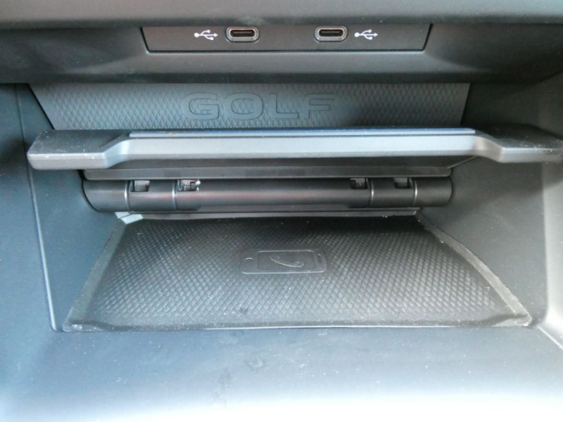 Photo 34 de l'offre de VOLKSWAGEN GOLF VIII 1.4 HYBRID 245 GTE GPS Camera ACC RER SC Privacy Glass 1ère Main à 27890€ chez Mérignac auto