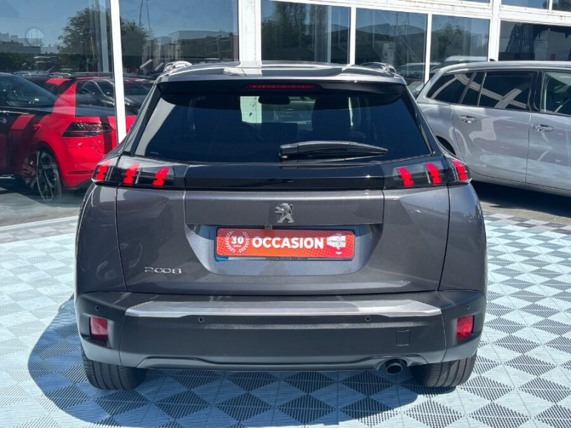 Photo 12 de l'offre de PEUGEOT 2008 II 1.2 PureTech 100 BVM6 ALLURE GPS Camera AB SC à 15890€ chez Mérignac auto