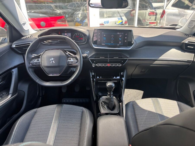Photo 7 de l'offre de PEUGEOT 2008 II 1.2 PureTech 100 BVM6 ALLURE GPS Camera AB SC à 15890€ chez Mérignac auto