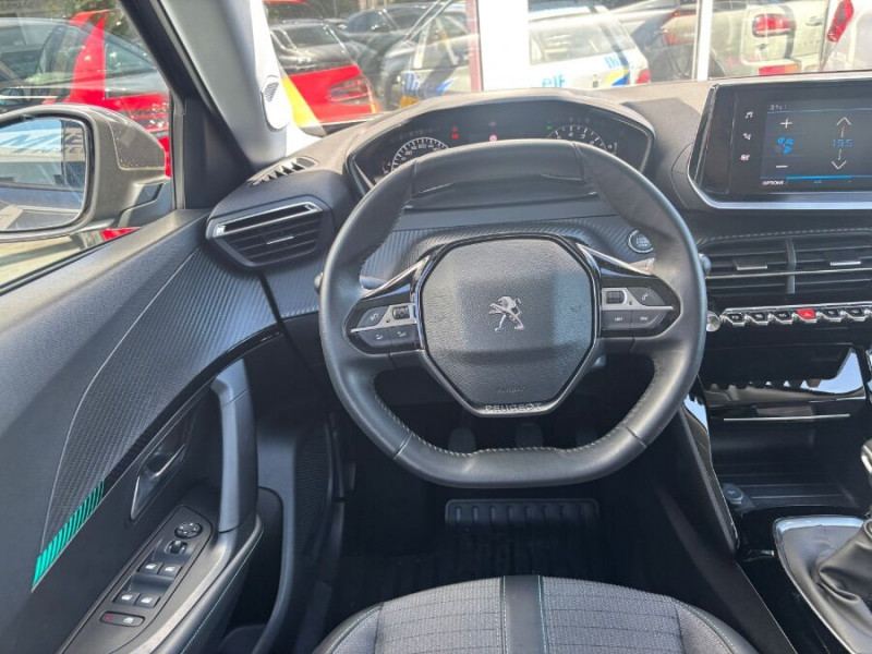 Photo 4 de l'offre de PEUGEOT 2008 II 1.2 PureTech 100 BVM6 ALLURE GPS Camera AB SC à 15890€ chez Mérignac auto