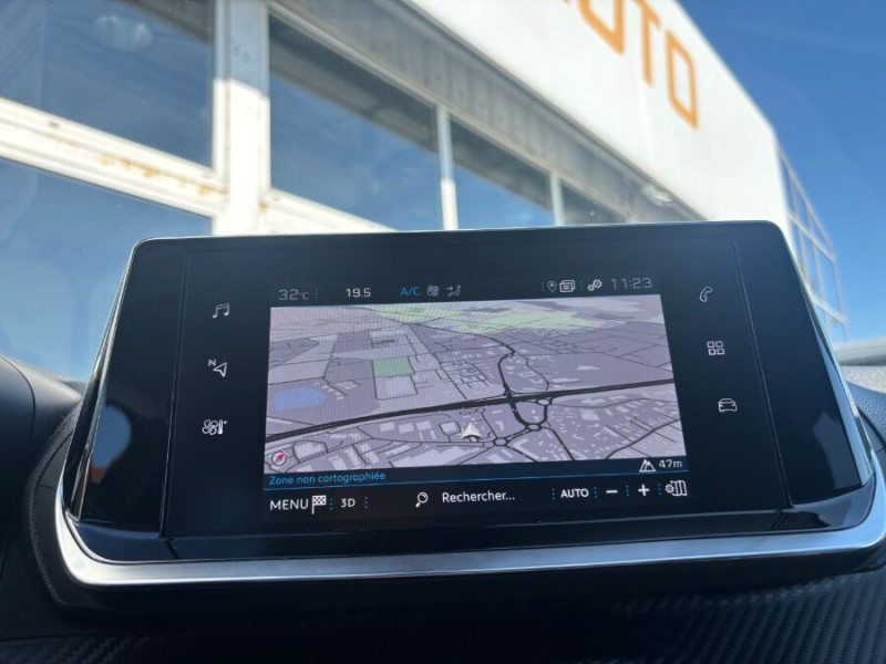 Photo 8 de l'offre de PEUGEOT 2008 II 1.2 PureTech 100 BVM6 ALLURE GPS Camera AB SC à 15890€ chez Mérignac auto