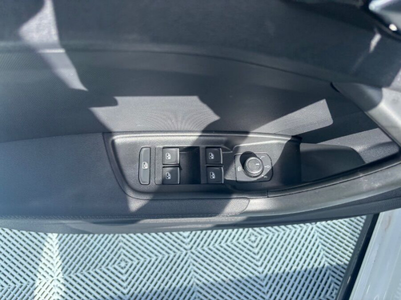 Photo 15 de l'offre de AUDI A1 SPORTBACK II 30 TFSI 110 S tronic 7 Pack Ext. S LINE JA18 Camera Key Less à 27450€ chez Mérignac auto