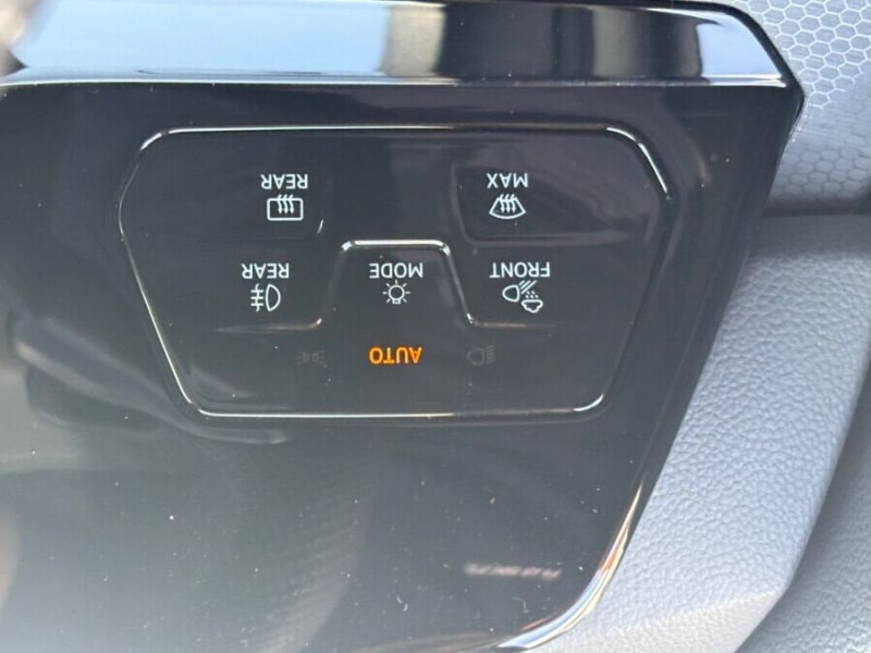 Photo 17 de l'offre de VOLKSWAGEN GOLF VIII 1.4 HYBRID 245 GTE GPS Cockpit JA18 LED+ à 26950€ chez Mérignac auto